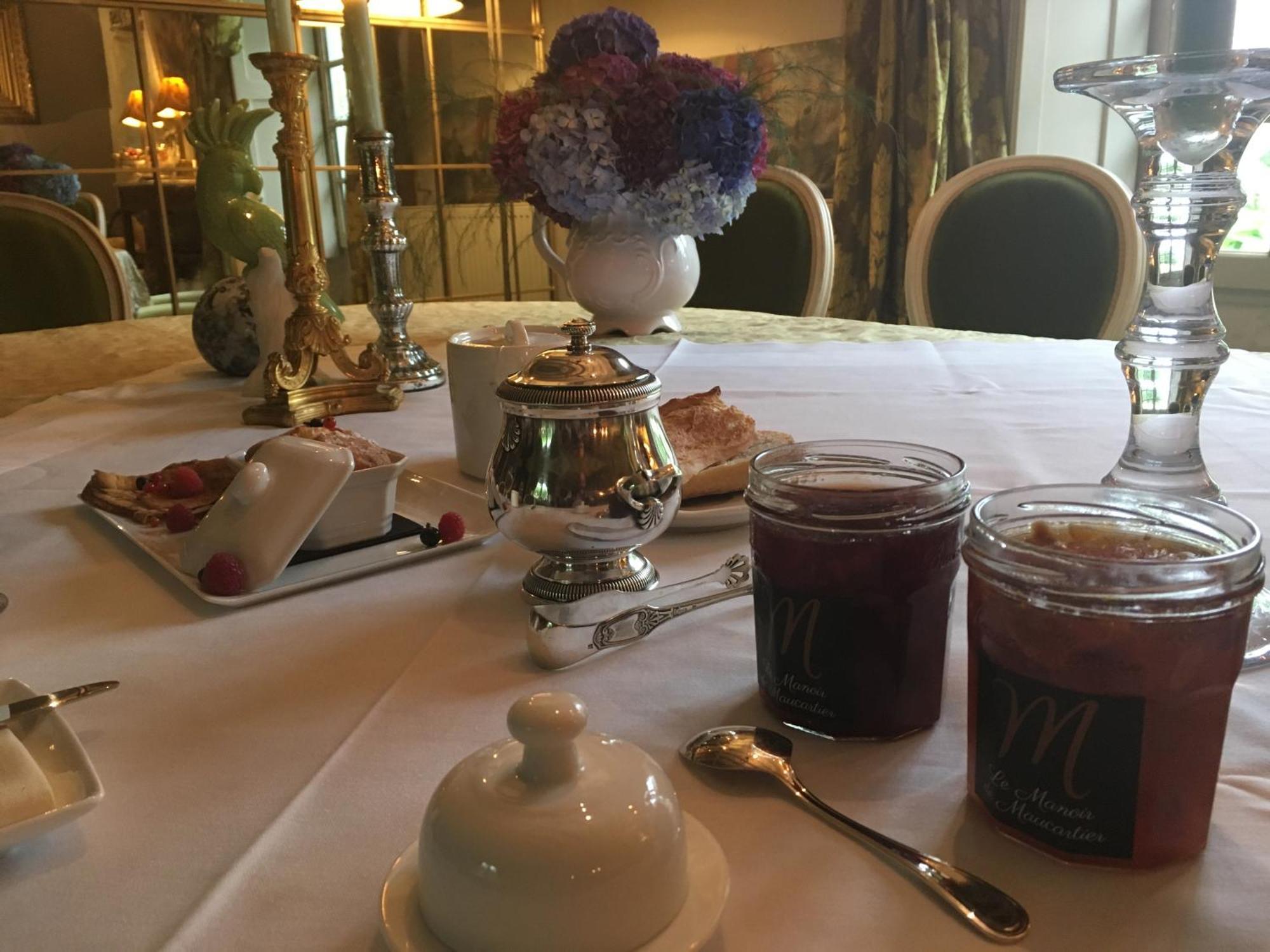 Le Manoir De Maucartier Alojamento de Acomodação e Pequeno-almoço Monnaie